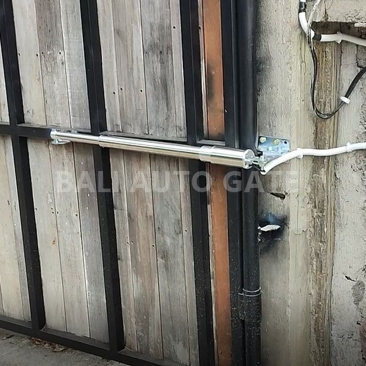 Mesin Pintu Swing Otomatis di Bali