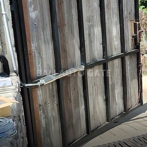 Access Control Pintu Gerbang Otomatis di Bali